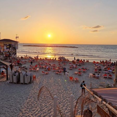 1B Patio Beach House Premium Location W/2 Balcony Tel Aviv Exterior foto