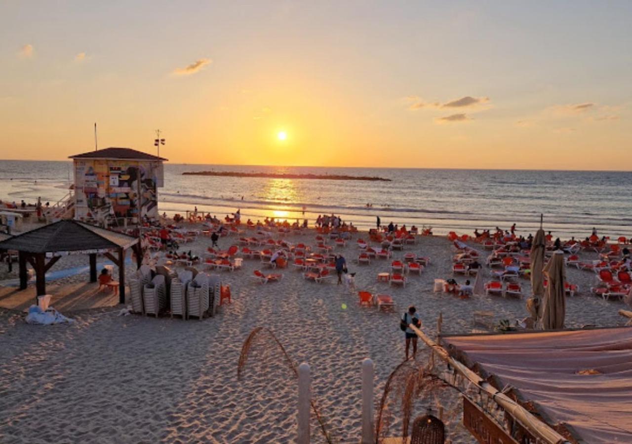 1B Patio Beach House Premium Location W/2 Balcony Tel Aviv Exterior foto